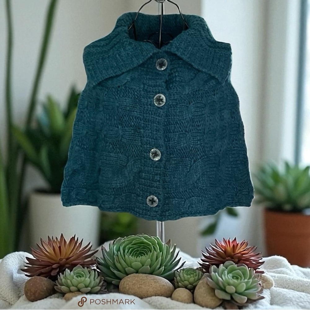 💖 Italian Button Front Knit Capelet 💖